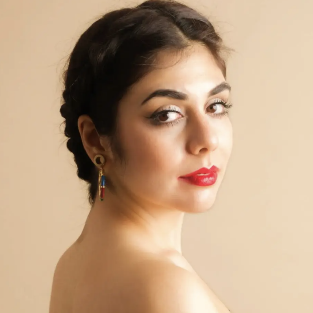 Portrait of singer Simona Daniele