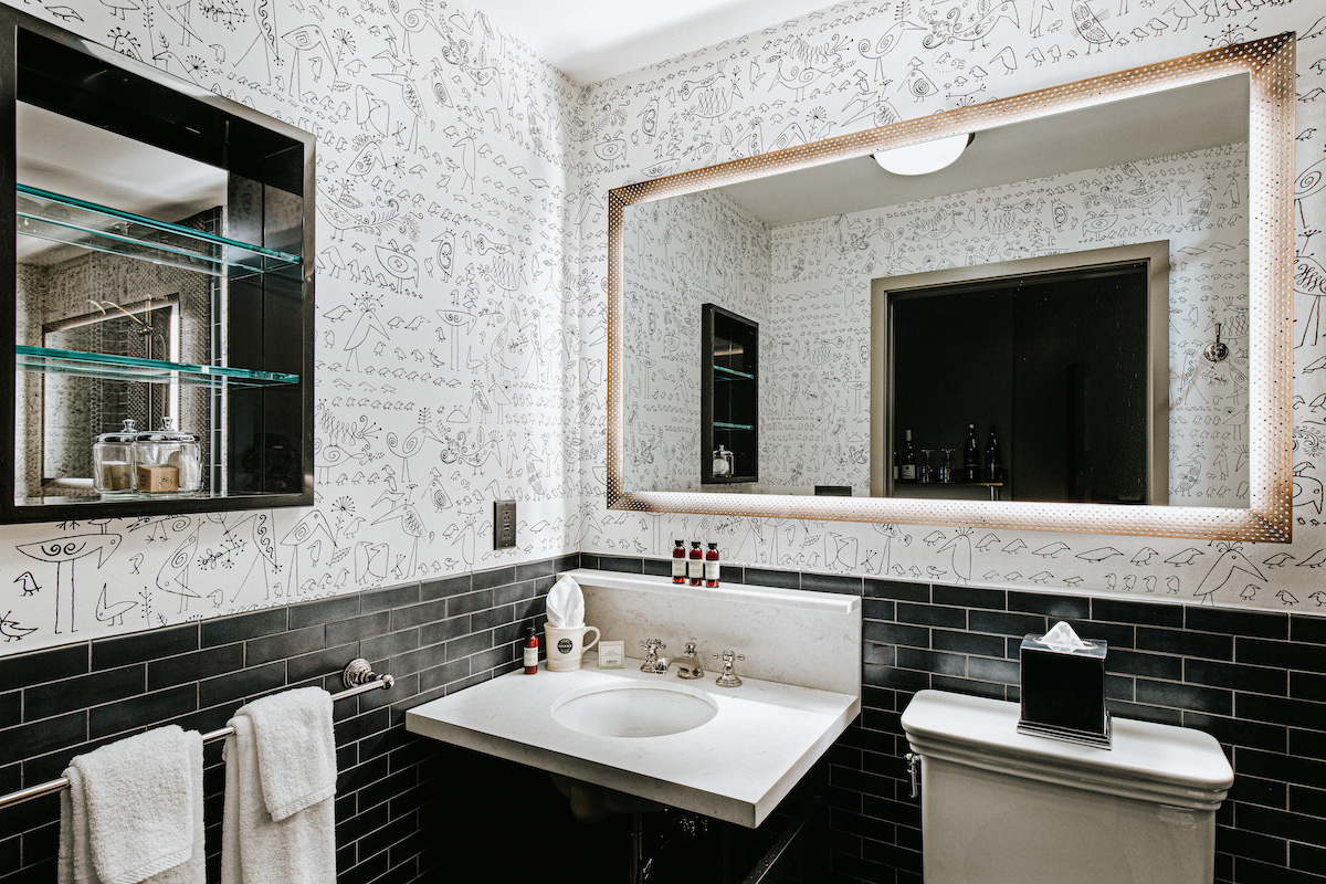 soho king bathroom