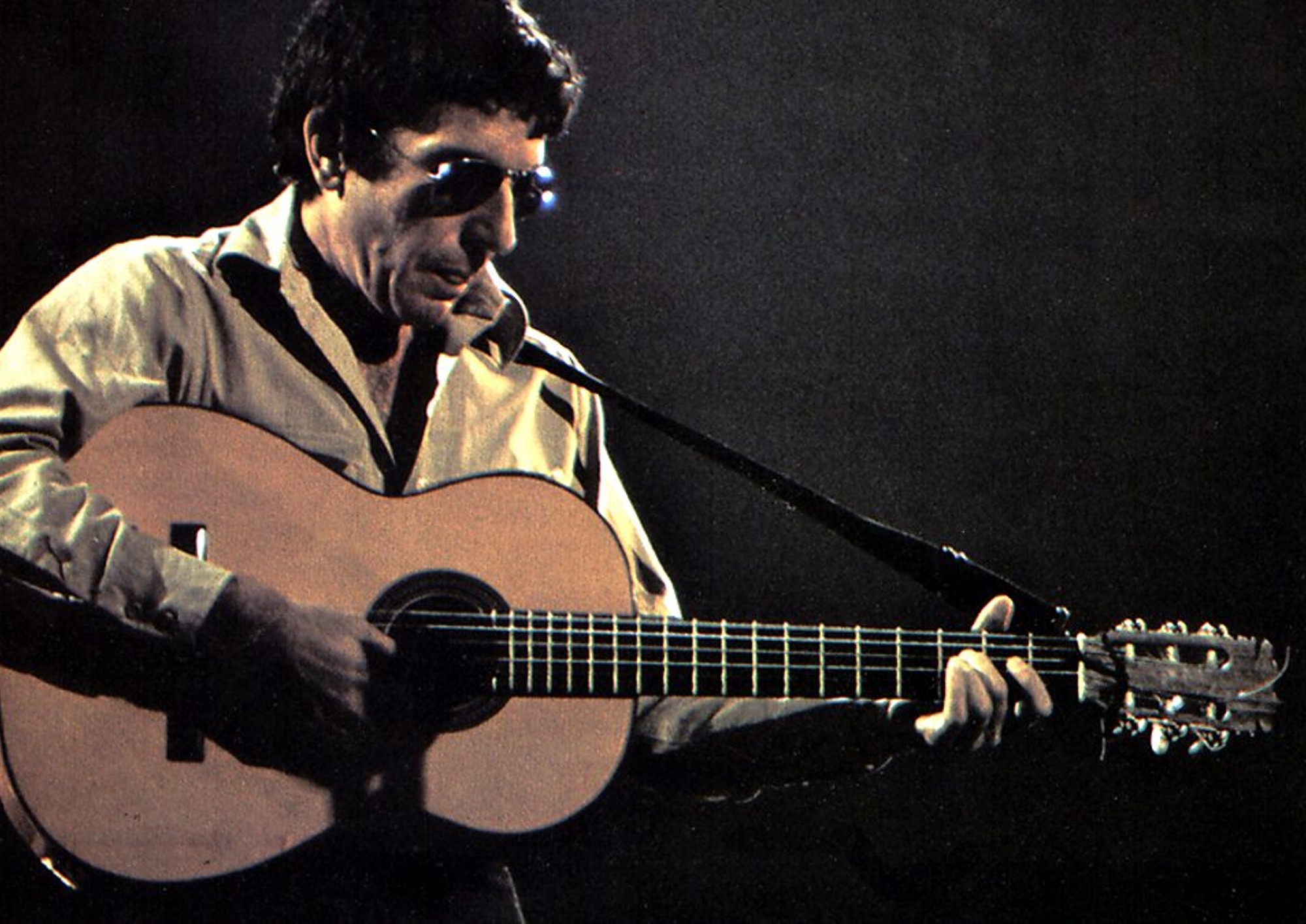 Image from the motion picture Bird on a Wire (1974)