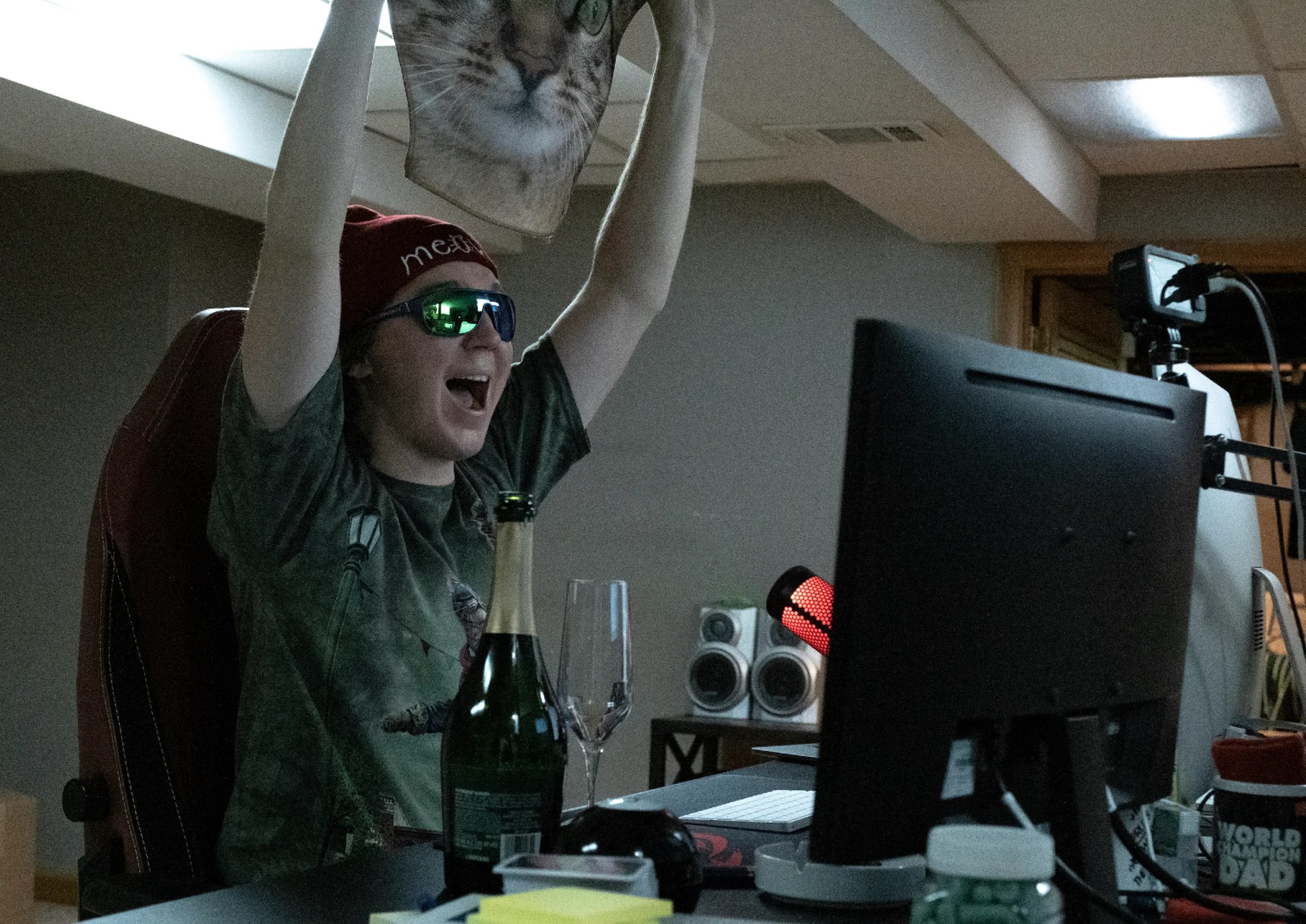 Image from the motion picture Dumb Money