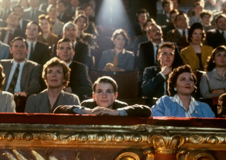 Image from the motion picture The Long Day Closes