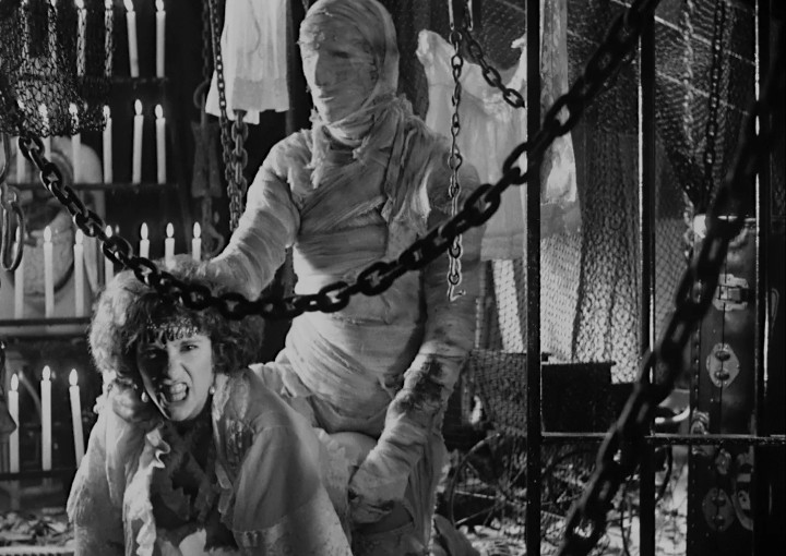 Image from the motion picture Singapore Sling